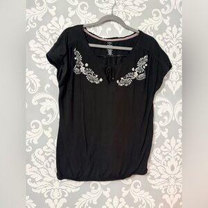 10/$25 • George‎ Embroidered Split Neck Cotton Top